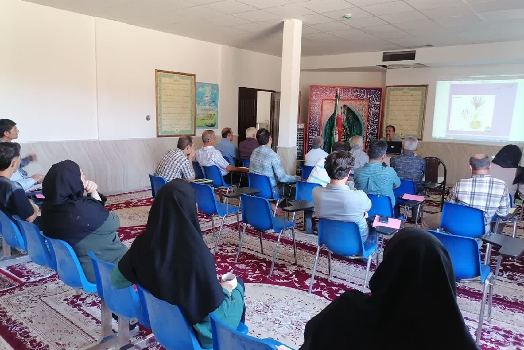 برگزاری کلاس آموزشی کاشت، داشت و برداشت زعفران در شهرستان سملقان