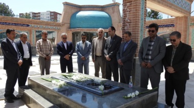 ادای احترام رئیس سازمان تات به مقام شامخ شهدای بجنورد